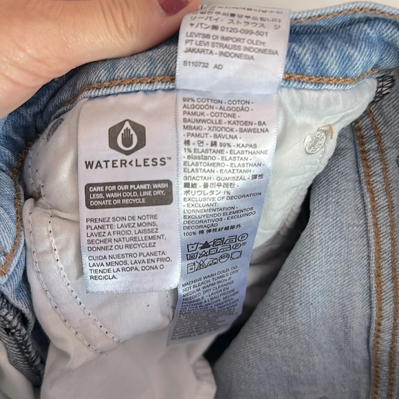 Levi's Light Wash Wedgie Straight Leg Jean - Picture 6 of 7